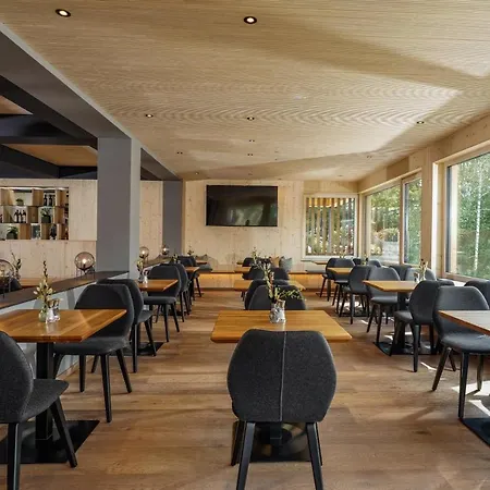 Ferienalm Panorama 斯拉德明