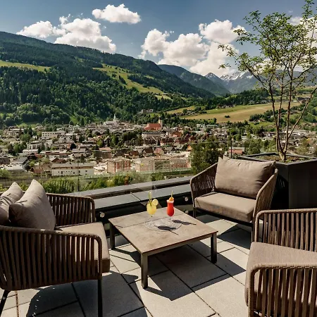 Ferienalm Panorama 斯拉德明